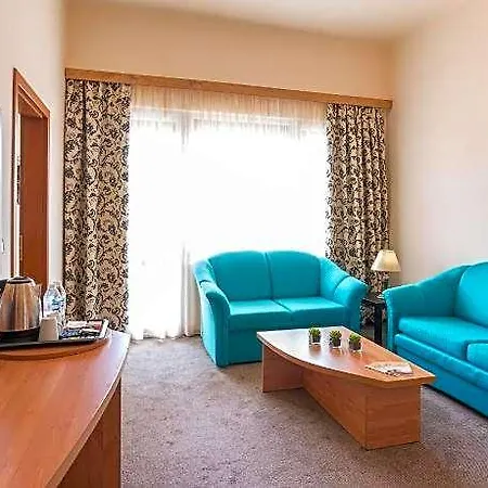 Lotus Family - Free Parking Hotel